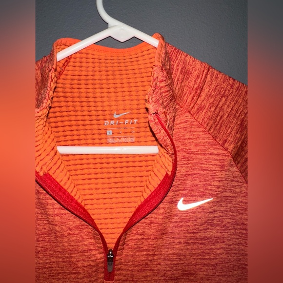 Women’s Nike Element Sphere Half Zip Thermal Pullover Small Orange Red - Picture 3 of 4